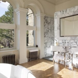 CINIER-HENRI-4-Lake-district-private-residence-3-bs-.jpg