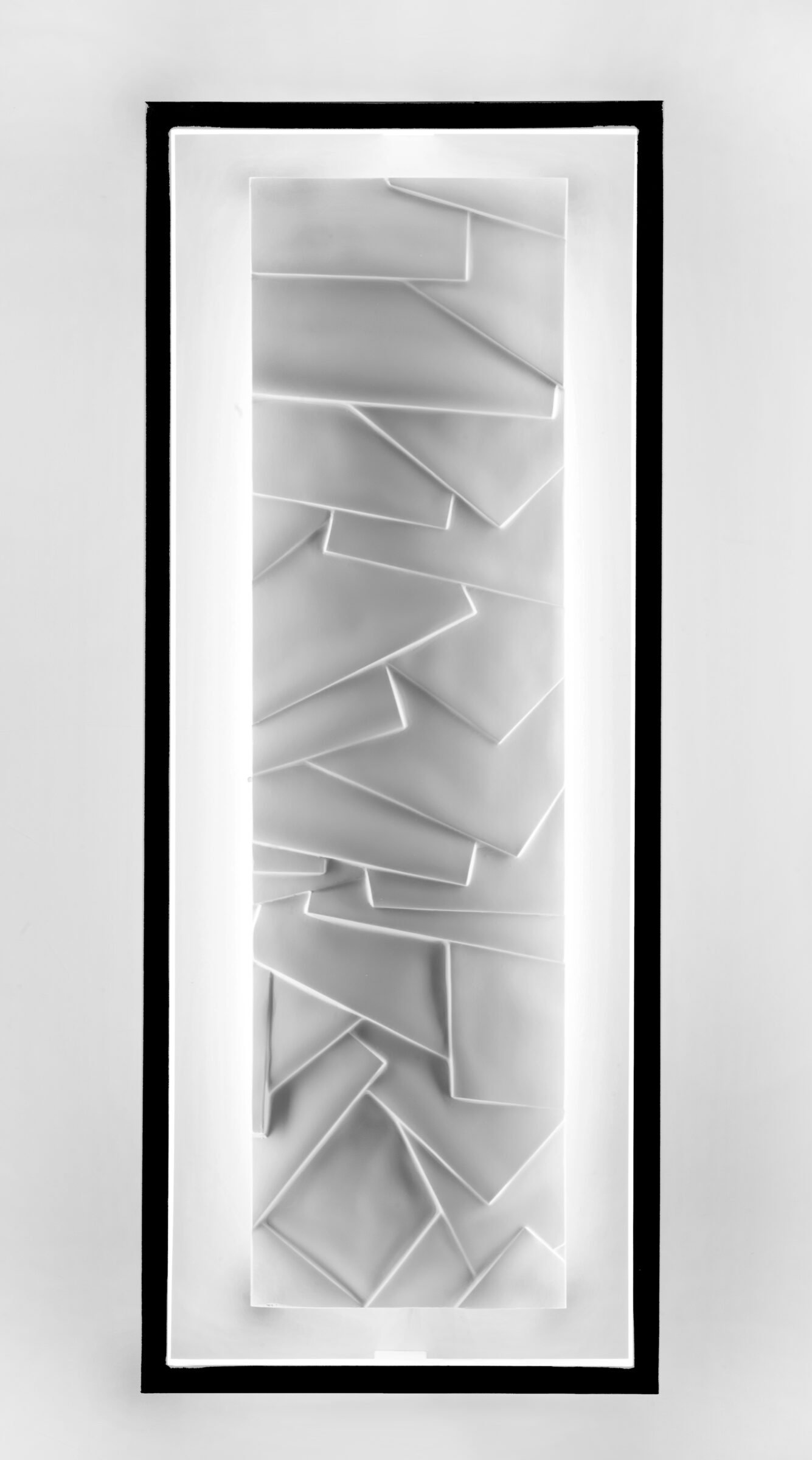 CINIER-LT-Edo-Black-Frame-2-1335x2400-1.jpg