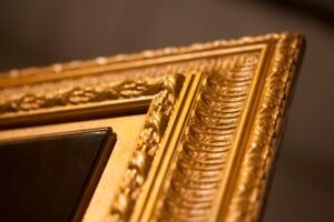Detail-CINIER-ROYAL-Frame-OR-Gold-2400x1600-1.jpg