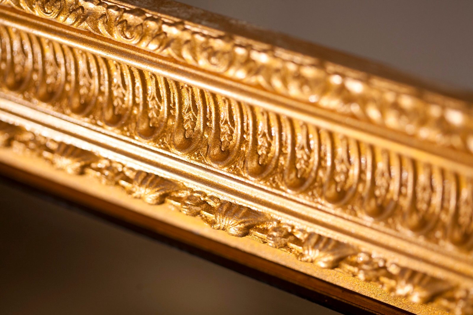 Detail-CINIER-ROYAL-Gold-1-2400x1600-2.jpg