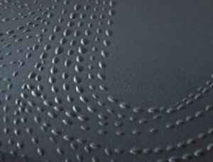Fleur-deau-avec-3-pateres-chromees-Dornbracht-Cinier-detail-1-bd-683x1024-1.jpg