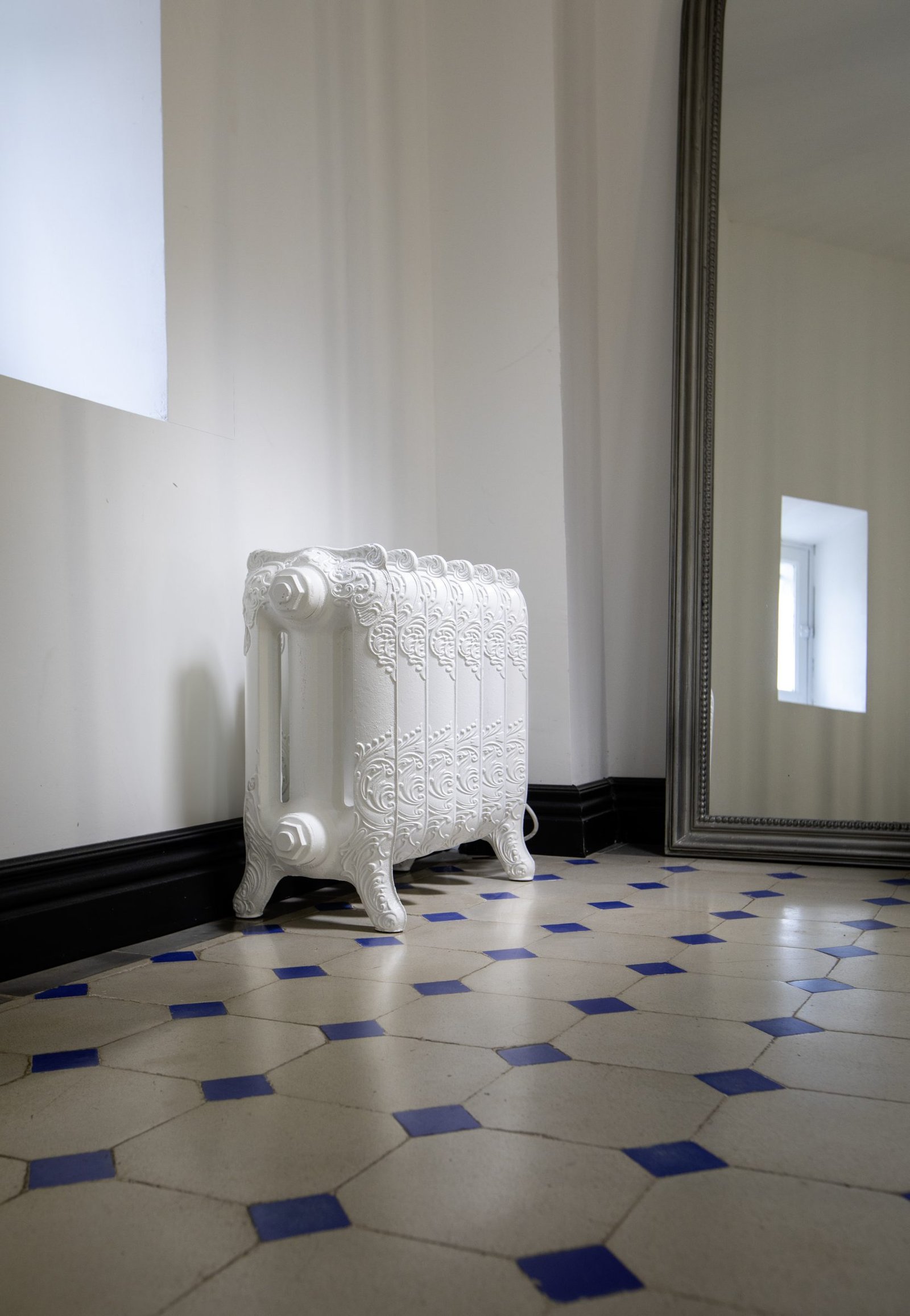 GEORGES-5-500W-BELLE-EPOQUE-collection-Pierre-CINIER-1659x2400-1.jpg